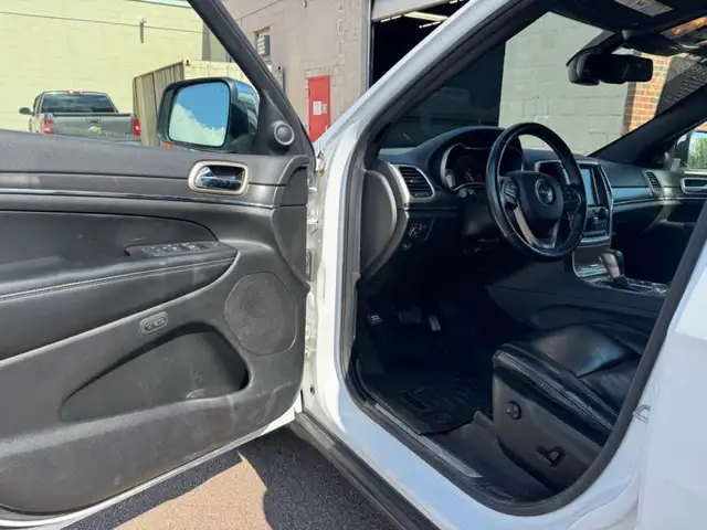 2016 Jeep Grand Cherokee Limited - Leather Seats in Cars & Trucks in Moncton - Image 13