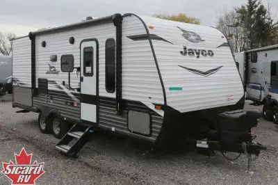 Introducing the 2022 Jay Flight SLX 8 224BH, from Jayco. The Jay Flight SLX 8 224BH is a great way t...