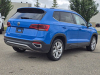 Your Grande Prairie Chrysler store just took in this vehicle! It is either in transit or freshly tra... (image 5)