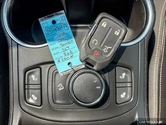 2018 GMC Terrain SLT | Apple Carplay | Heated Seats dans Autos et camions dans Saskatoon - Image 33