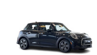 Recent Arrival! 2024 MINI Cooper 4D Hatchback 4-Wheel Disc Brakes, 6 Speakers, ABS brakes, Advanced... (image 1)