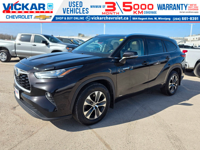 2021 Toyota Highlander Hybrid XLE AWD | Leather | Sunroof | 7 Pa in Cars & Trucks in Winnipeg