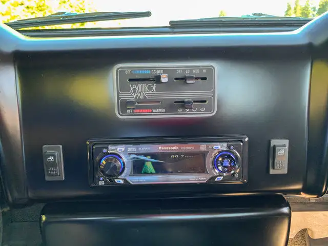 1960 Chevrolet C10 Apache | 5.3L V8 | Air Ride | Vintage Air in Cars & Trucks in Cowichan Valley / Duncan - Image 30