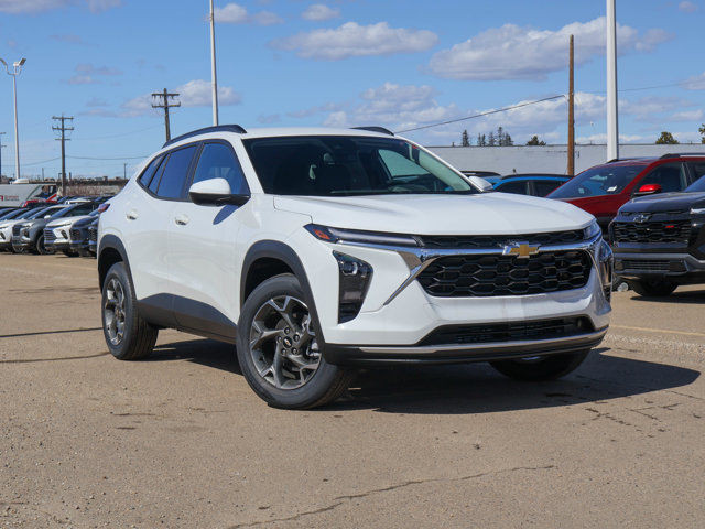 2025 Chevrolet Trax LT in Cars & Trucks in Edmonton - Image 2