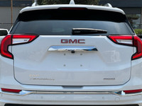 Built in navigation, sunroof, ventilated front seats, leather appointed seating, hands free lift-gat... (image 3)
