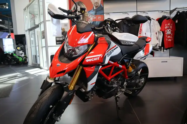 2025 Ducati Hypermotard 950 SP Special Livery in Sport Bikes in Edmonton - Image 8