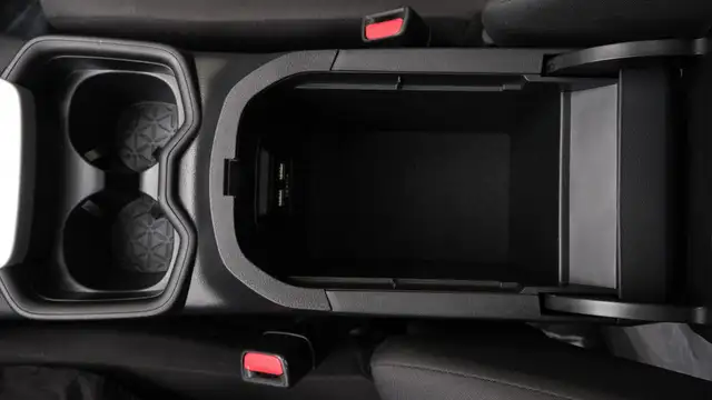 2021 Toyota RAV4 XLE | SUNROOF | ROOF RACK in Cars & Trucks in Mississauga / Peel Region - Image 26
