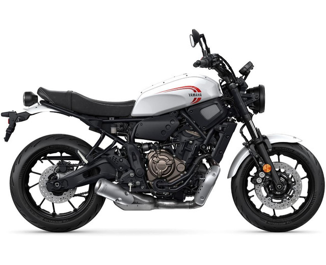 2025 YAMAHA XSR700 in Street, Cruisers & Choppers in Saguenay