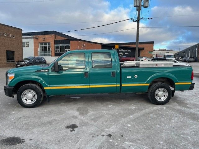 2012 Ford Super Duty F-250 SRW CREW CAB-LONG BOX-ONLY 66,000KM-1 in Cars & Trucks in City of Toronto - Image 2