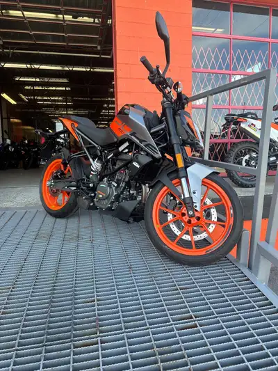 Daytona Motorsports is having a entry level rider sale on brand new Duke 200s!!! Limited Quantity av...
