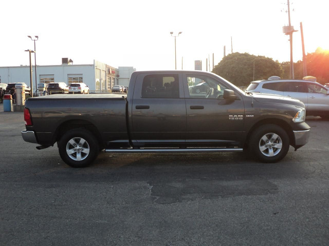 2017 RAM 1500 ST CREW CAB 4WD 5.7L8cyl Hemi 6'4"Box BackUpCam in Cars & Trucks in Brantford - Image 4