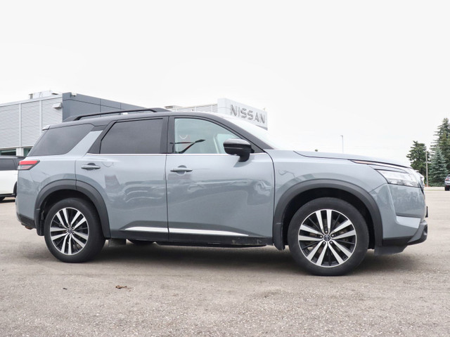 2023 Nissan Pathfinder Platinum in Cars & Trucks in Oakville / Halton Region - Image 3