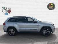 - ONE OWNER - ACCIDENT FREE - 5.7L V8 HEMI - HEATED & COOLED LEATHER SEATS - HEATED STEERING WHEEL -... (image 6)
