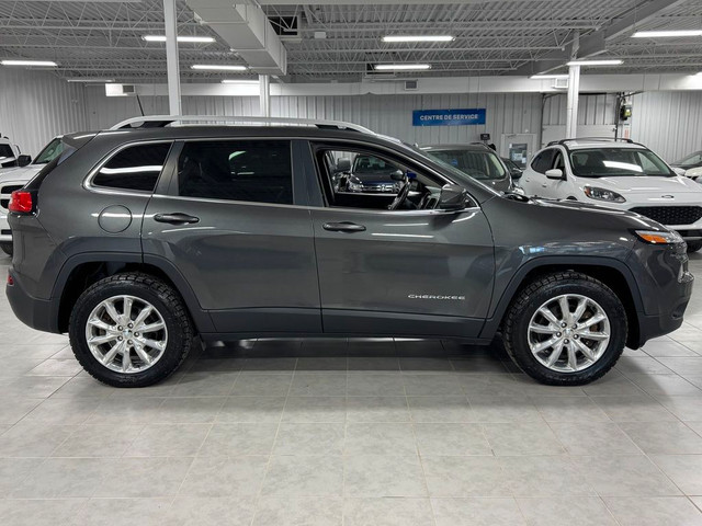2017 Jeep Cherokee LIMITED - 4WD - CUIR - TOIT PANO - BAS KM - J in Cars & Trucks in Laval / North Shore - Image 4