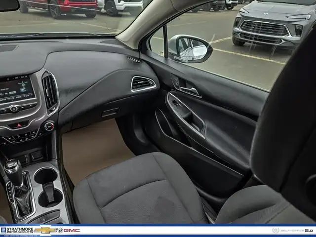 2017 Chevrolet Cruze in Cars & Trucks in Calgary - Image 22