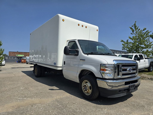 2021 Ford E-450 E-450 - 16Ft Box - Ramp - V8 Gasoline in Cars & Trucks in City of Toronto - Image 3