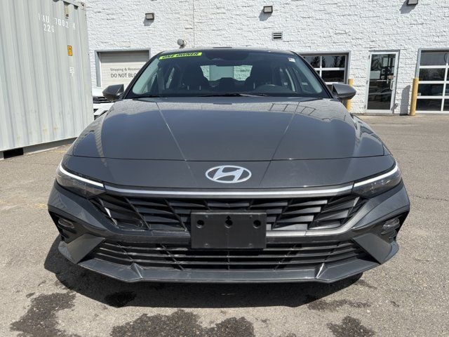 2024 Hyundai Elantra Preferred | Clean Carfax | One Owner | in Cars & Trucks in Calgary - Image 4
