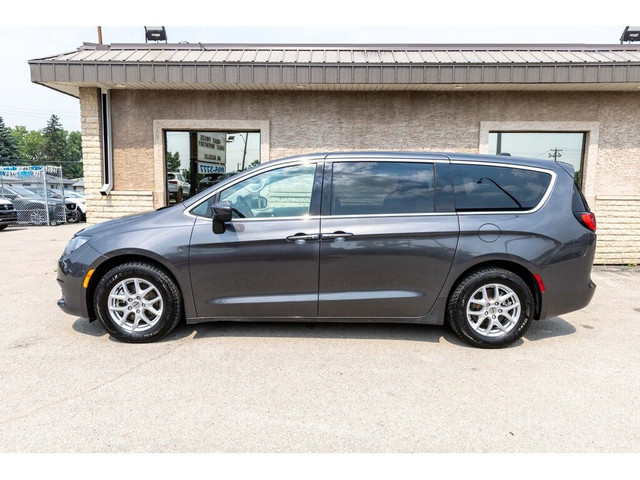 2023 Chrysler Grand Caravan SXT | HEATED SEATS/WHEEL | CARPLAY | in Cars & Trucks in Winnipeg - Image 4