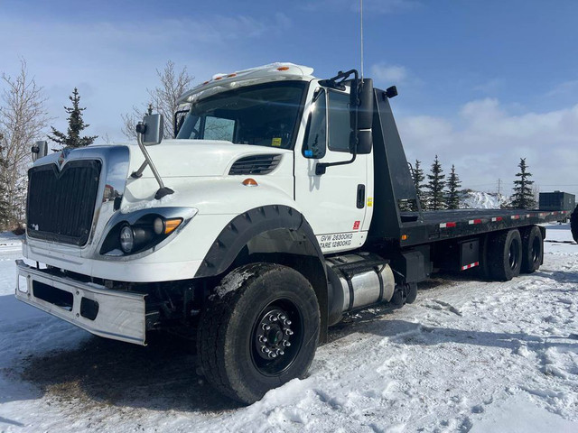 2015 International 7600 SBA 6X4 Equipment Tow Deck Truck N/A in Heavy Trucks in Edmonton - Image 2