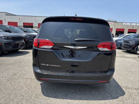 ENGINE: 3.6L PENTASTAR VVT V6 W/ESS (STD),DIAMOND BLACK CRYSTAL PEARL,BLACK SEATS,TRANSMISSION: 9-SP... (image 5)