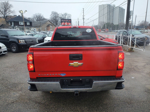 2017 Chevrolet Silverado 1500 4WD Crew Cab in Cars & Trucks in Mississauga / Peel Region - Image 4