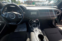 2017 Chevrolet Camaro Coupe 2LT | V6 | Leather | Infotainment The 2017 Chevrolet Camaro 2LT Coupe de... (image 7)
