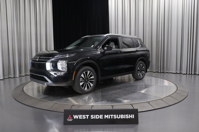 2025 Mitsubishi Outlander LE in Cars & Trucks in Edmonton - Image 3