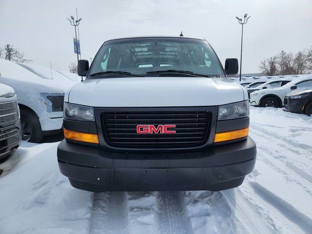  2022 GMC Savana 2500 WORK VAN 4.3L V6 in Cars & Trucks in Calgary - Image 2