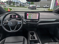 Only 1,000 Miles! This Volkswagen ID.4 boasts a Electric engine powering this Automatic transmission... (image 9)