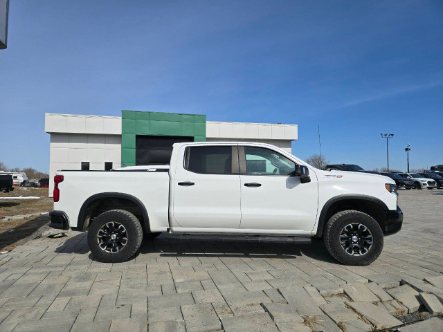 2022 Chevrolet Silverado 1500 in Cars & Trucks in Ottawa - Image 4