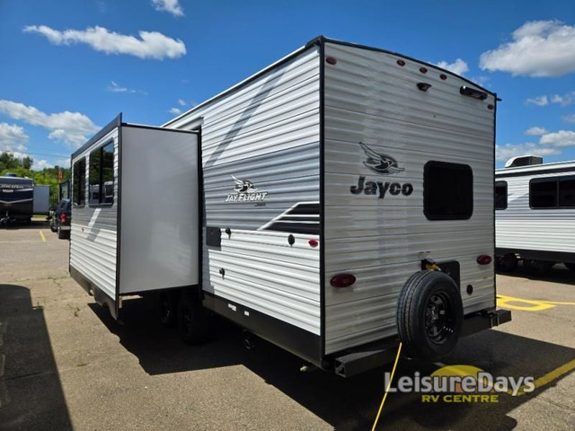 2026 Jayco Jay Flight SLX 261BHS in Travel Trailers & Campers in City of Toronto - Image 3