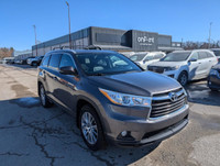 Come finance this vehicle with us. Apply on our website stonebridgeauto.com 2015 Toyota Highlander X... (image 1)