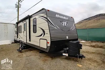 2018 Hideout 25LHS Versatile and well-equipped travel trailer designed for comfort and functionality...