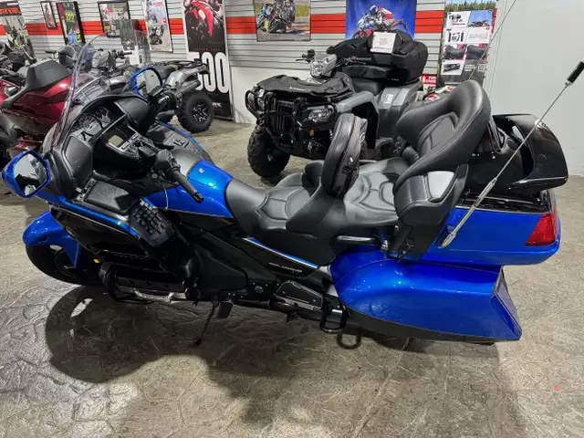 Gold Wing ABS in Street, Cruisers & Choppers in Edmonton - Image 4