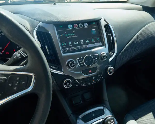 2018 Chevrolet Cruze LT | Sunroof | Backup Cam | Blindspot in Cars & Trucks in Edmonton - Image 18