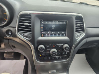 Engine: V6 Cylinder Engine 3.6L L/100Km City: 12.7 L/100Km Hwy: 9.6 Safety Equipment Side Impact Bea... (image 8)