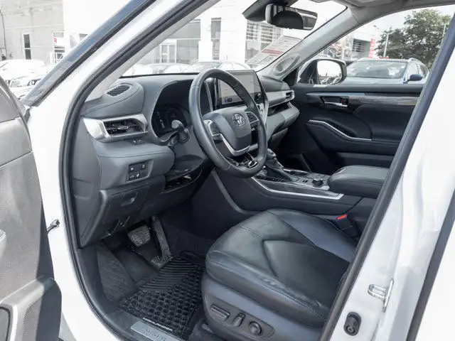 2023 Toyota Highlander Limited | Clean Carfax | Heated Seats62937539760385124