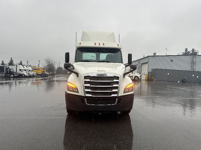 2019 Freightliner T12664ST in Heavy Trucks in Dartmouth - Image 2