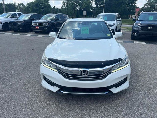 2017 Honda Accord Sedan Sport | Clean Carfax | Full Service in Cars & Trucks in London - Image 2