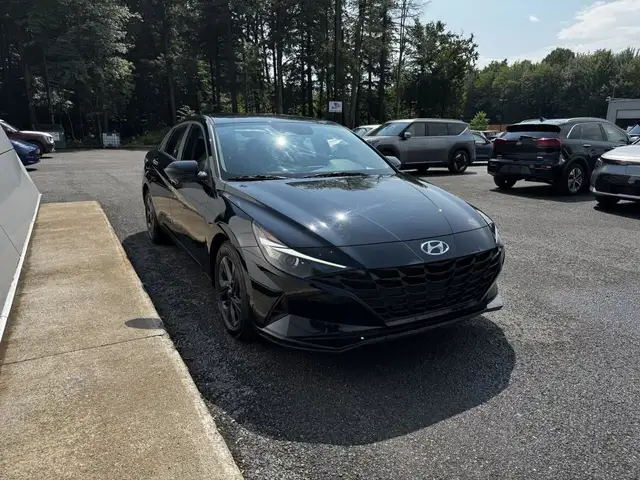Hyundai Elantra Preferred Sièges & Volant Chauffant Carplay Mags in Cars & Trucks in Trois-Rivières - Image 4
