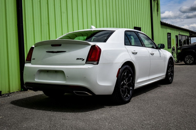 2022 Chrysler 300 S AWD • SUNROOF • PREM. AUDIO • HEATED LEATHER in Cars & Trucks in Cornwall - Image 3