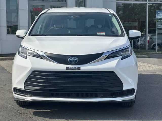 Toyota Sienna LE TA 8 places 2021 à vendre in Cars & Trucks in City of Montréal - Image 2