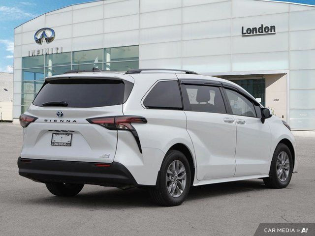2022 Toyota Sienna XLE in Cars & Trucks in London - Image 3