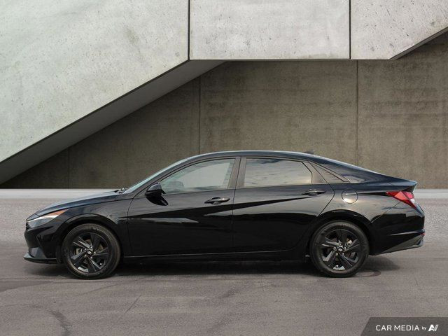 2022 Hyundai Elantra Preferred | NO ACCIDENTS| APPLE CARPLAY in Cars & Trucks in Hamilton - Image 2