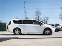 ENGINE: 3.6L PENTASTAR VVT V6 W/ESS (STD),BRIGHT WHITE,BLACK SEATS,TRANSMISSION: 9-SPEED AUTOMATIC (... (image 8)