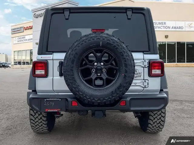 2024 Jeep Wrangler Sport | Heated Seats | Remote Start | Tow dans Autos et camions dans Grande Prairie - Image 6