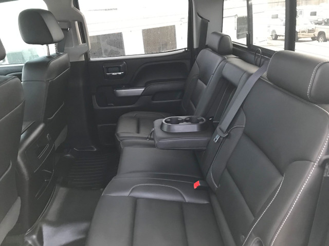 2018 Chevrolet Silverado K2500 Heavy Duty Crew Cab 4WD - Diesel  in Cars & Trucks in Edmonton - Image 4