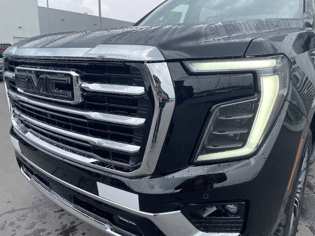 2025 GMC Yukon XL Elevation in Cars & Trucks in Calgary - Image 3