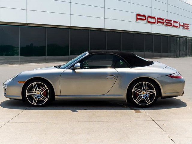 2011 Porsche 911 Carrera 4S in Cars & Trucks in London - Image 4