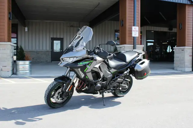 2025 Kawasaki VERSYS 1000 LT SE Motorcycle in Sport Touring in Trenton - Image 3